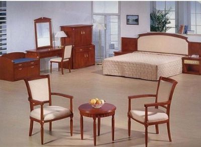 构建“线上选品+线下成交”的完整服务闭环