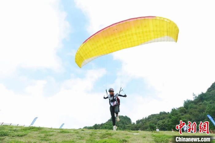 大明山滑翔众基地承办2023广西滑翔伞俱乐部联赛