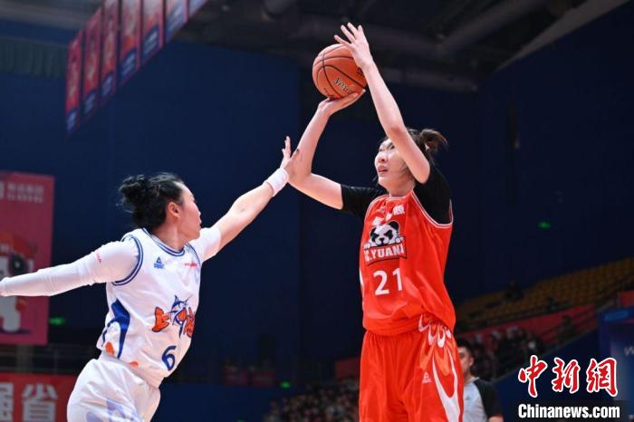 成都主场四川女篮力挫上海女篮，收获七连胜，