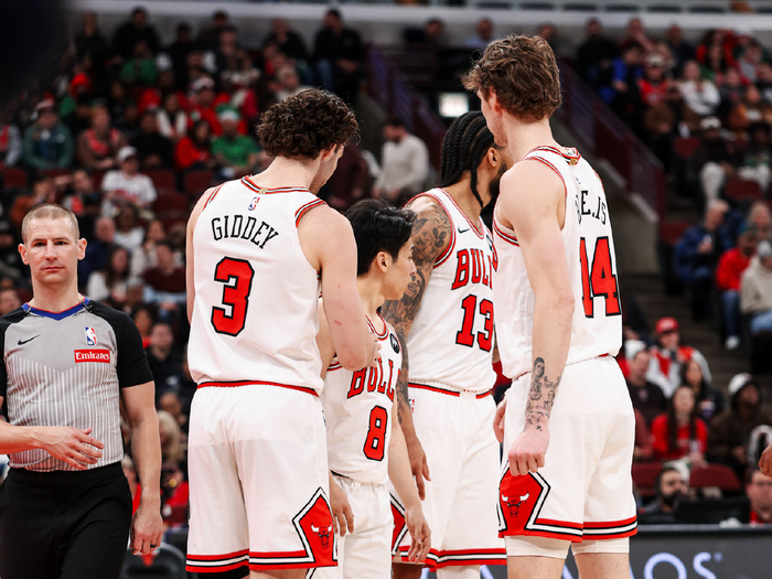 公牛主场大胜灰熊终结两连败 吉迪三双创历史纪