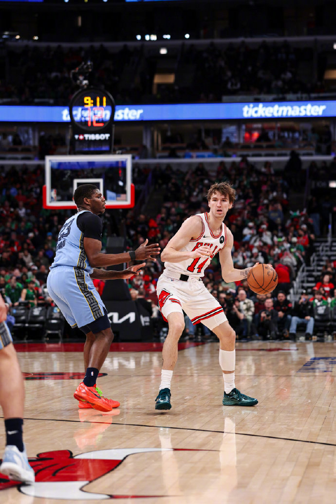 公牛主场大胜灰熊终结两连败 吉迪三双创历史纪