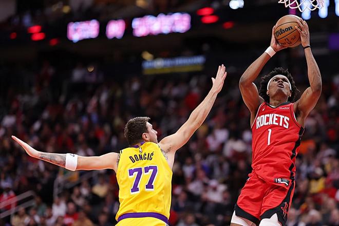 湖人六连胜压垮火箭 阿门控卫定位失误成关键因