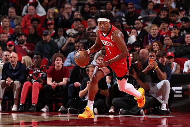 湖人六连胜压垮火箭 阿门控卫定位失误成关键因