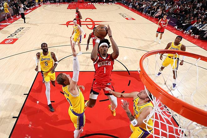 湖人六连胜压垮火箭 阿门控卫定位失误成关键因