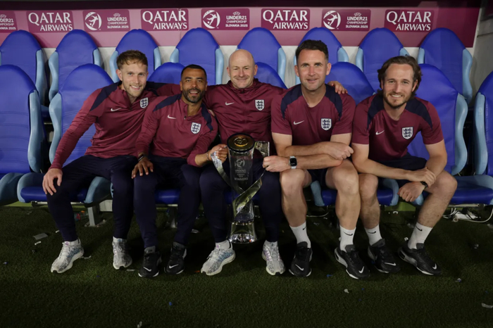 英超传奇阿什利·科尔首度执掌意乙主帅帅印 6年